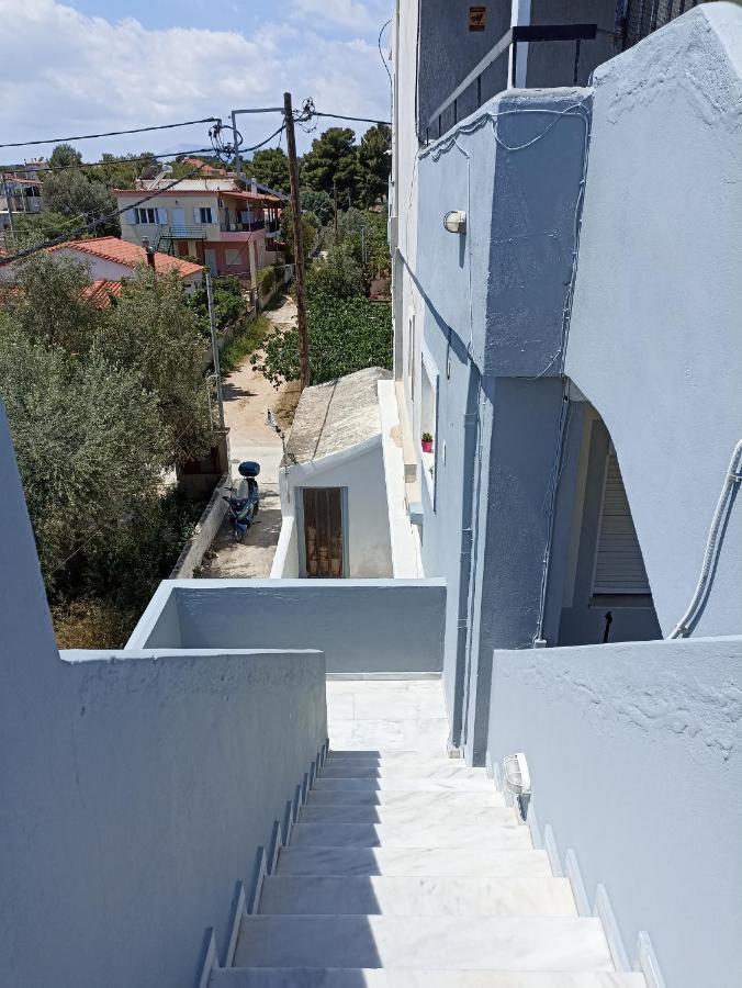 Seven Seas Apartments Artemida  Exterior foto