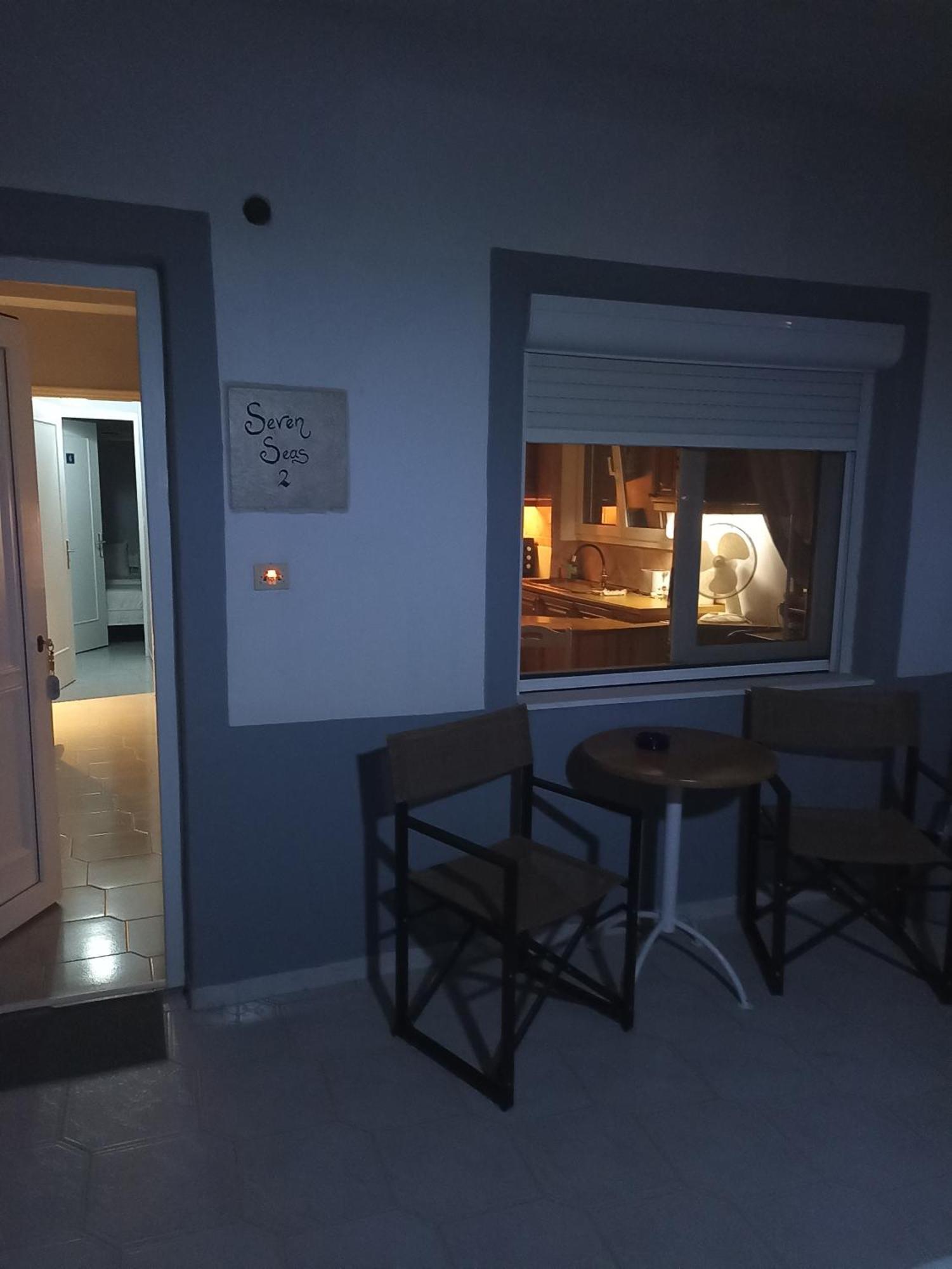 Seven Seas Apartments Artemida  Exterior foto