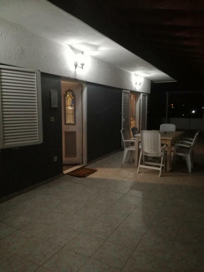 Seven Seas Apartments Artemida  Exterior foto